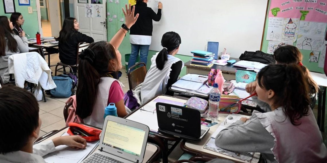 Cómo acceder a la ayuda escolar anual de $70.000 en marzo