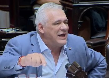 Fernando Carbajal pidió a la Justicia Federal que Milei declare como testigo de presunto pago de sobornos
