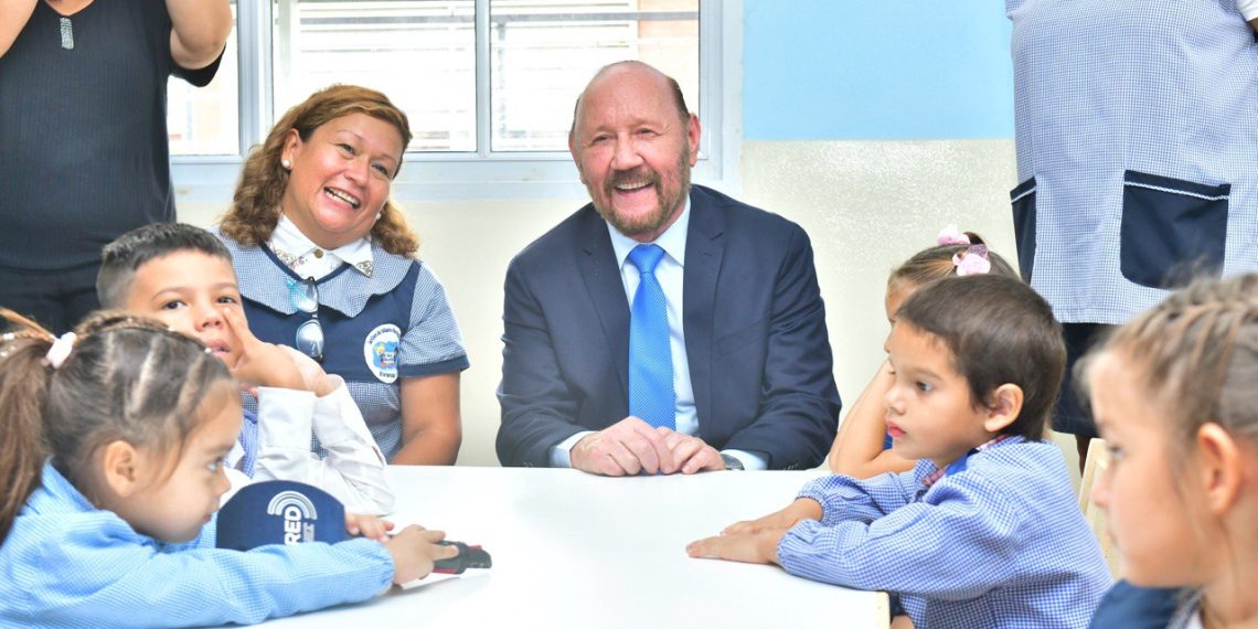 El gobernador Insfrán inauguró tres unidades educativas en KM 100 y dio inicio al ciclo lectivo 2024