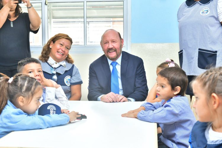 El gobernador Insfrán inauguró tres unidades educativas en KM 100 y dio inicio al ciclo lectivo 2024