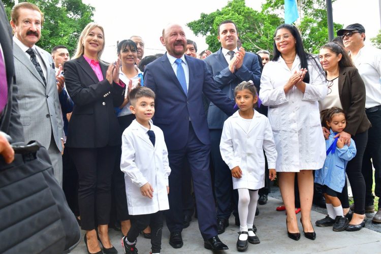 El gobernador Insfrán inauguró tres unidades educativas en KM 100 y dio inicio al ciclo lectivo 2024