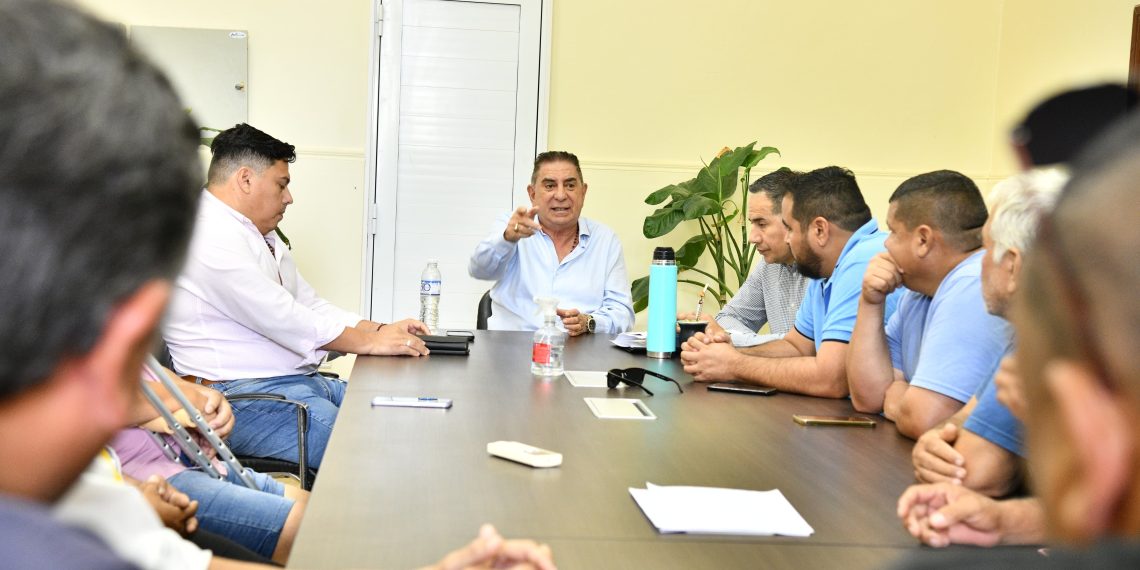 Jofré se reunió con gremios y empleados de CdS buscando soluciones al conflicto del transporte