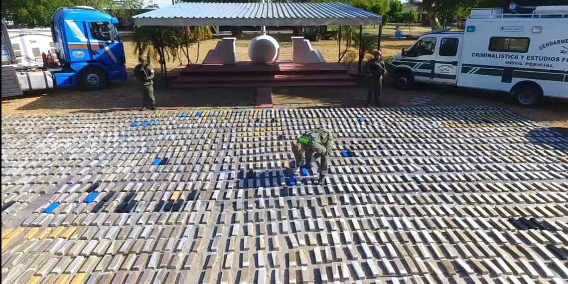 Clorinda: Gendarmería incautó más de dos toneladas de marihuana que transportaba un camión paraguayo