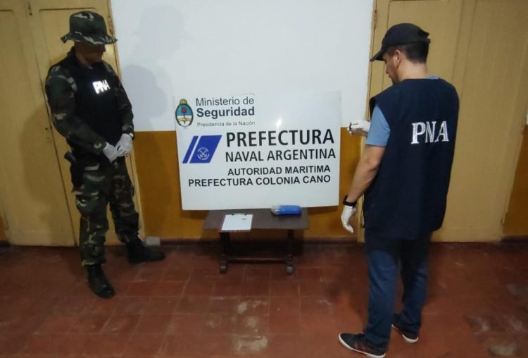 Prectura Naval secuestró más de 65 kilos de marihuana en las costas del río Paraguay