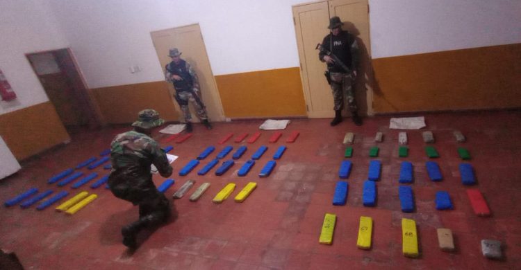 Prectura Naval secuestró más de 65 kilos de marihuana en las costas del río Paraguay