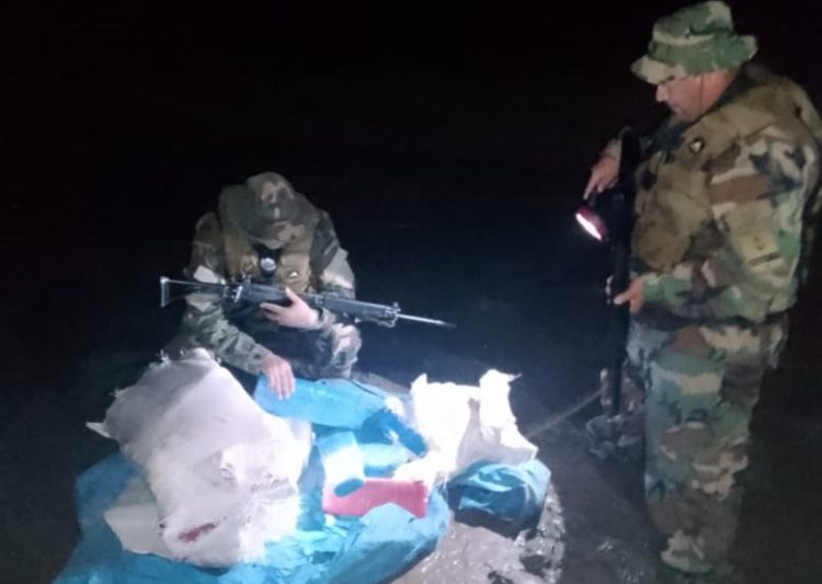 Prectura Naval secuestró más de 65 kilos de marihuana en las costas del río Paraguay
