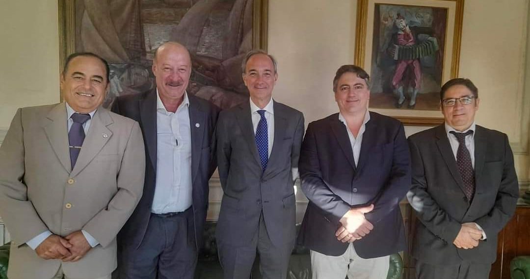 El rector de la Unaf en busca de fondos por Buenos Aires; se reunió con el senador Paoltroni. Trajo promesas