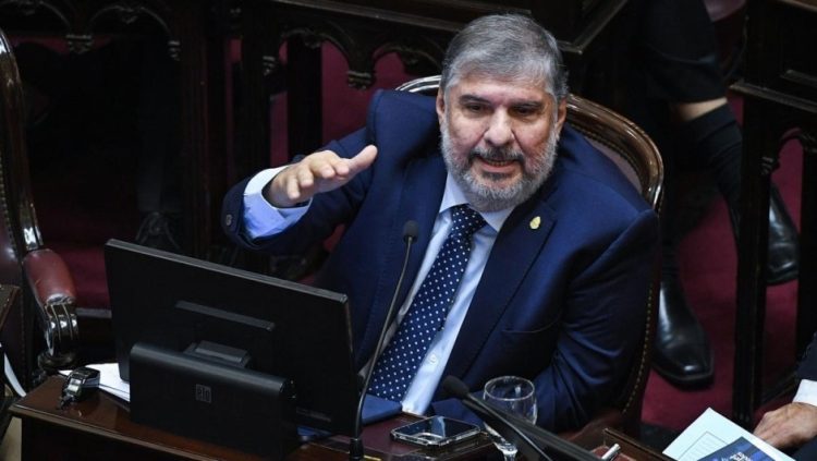 Mayans, sobre las medidas de Milei: “Sólo una persona que tiene sus facultades alteradas puede pensar de esta forma”