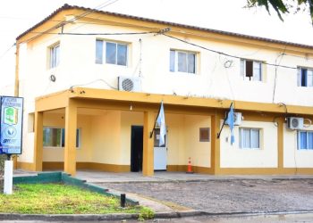 Tiene 14 años, robó un tubo de gas en una escuela, lo retuvieron y entregaron a sus padres