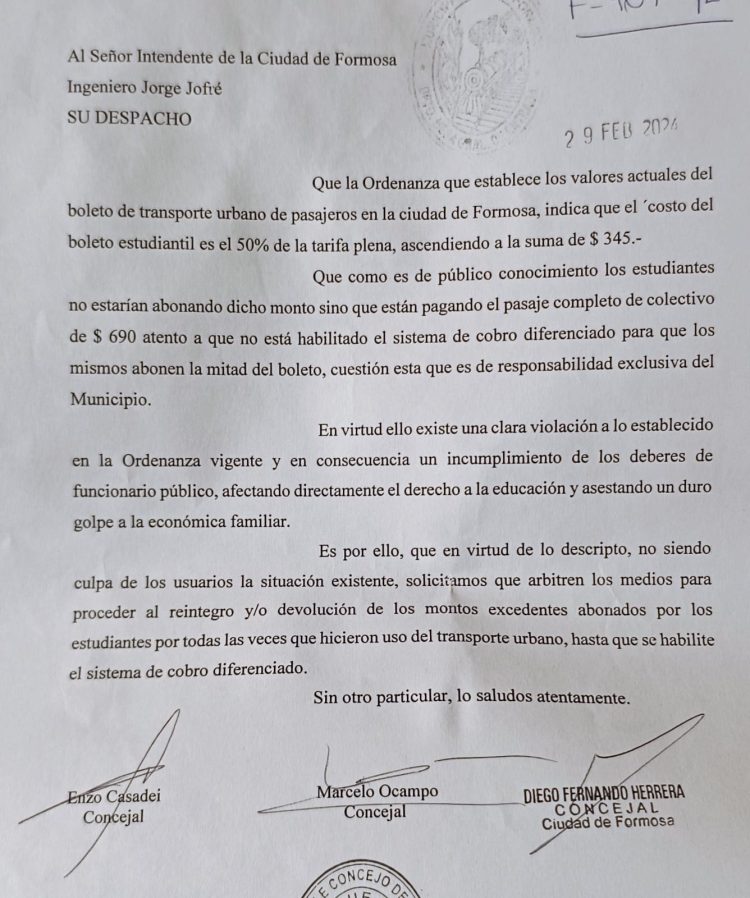 Piden que se reintegre $345 por cada boleto que los estudiantes pagan demás