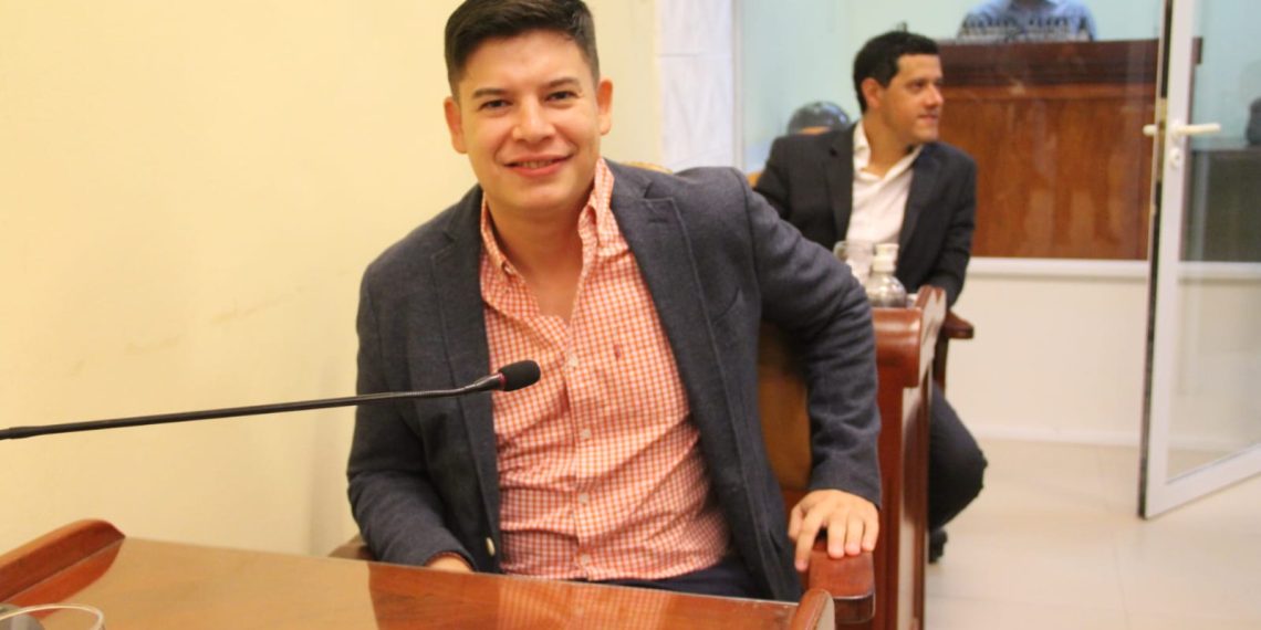 Piden que se reintegre $345 por cada boleto que los estudiantes pagan demás