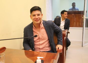 Piden que se reintegre $345 por cada boleto que los estudiantes pagan demás