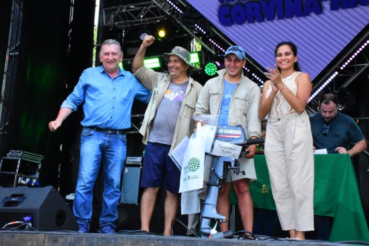 Fiesta de la Corvina: La «Barra Pesquera Fermosa» se llevó el primer puesto