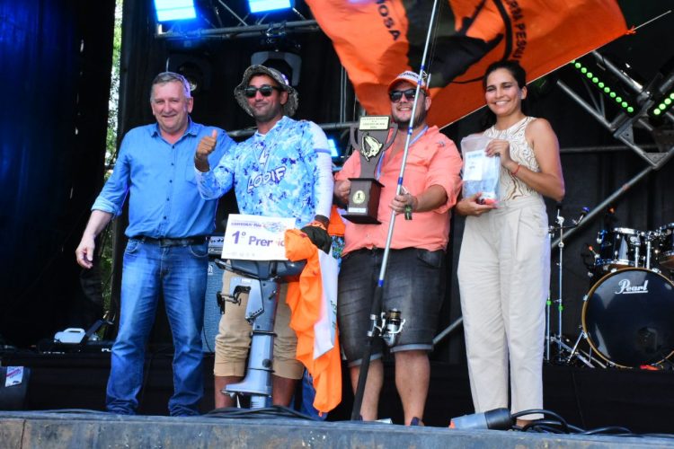 Fiesta de la Corvina: La «Barra Pesquera Fermosa» se llevó el primer puesto