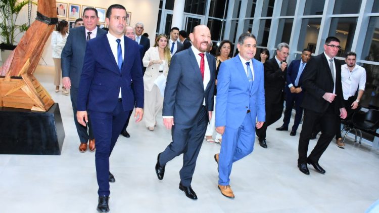 Gildo Insfrán inauguró el nuevo y moderno edificio del Concejo Deliberante de Formosa