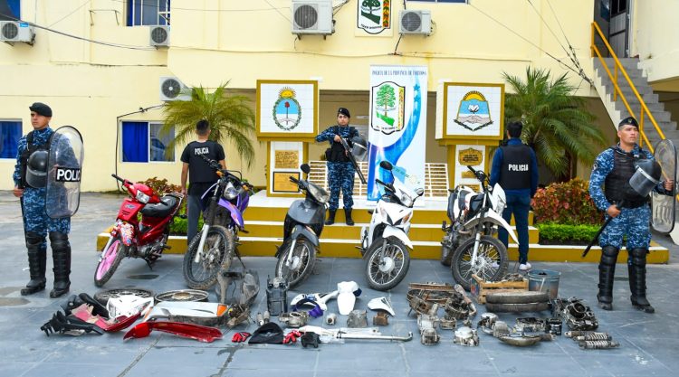 Cinco «motoqueros» detenidos por hacer picadas en la ciudad