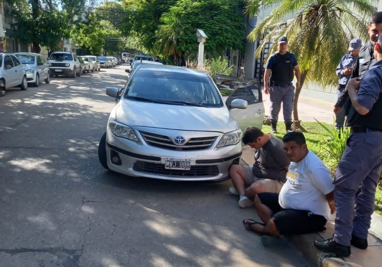 Atrapan a dos hombres con panes de cocaína, uno de ellos gendarme y el otro es de Clorinda