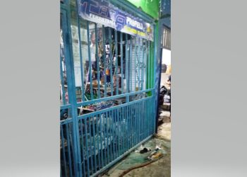 Fue a abrir su negocio y encontró un ladrón adentro: peleó con él, lo redujo y lo entregó a la Policía