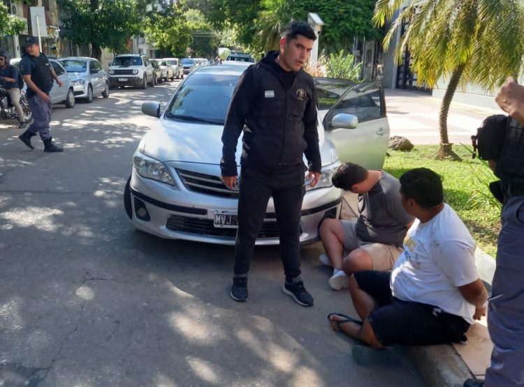 Atrapan a dos hombres con panes de cocaína, uno de ellos gendarme y el otro es de Clorinda