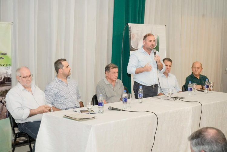 Duro pronunciamiento de ingenieros contra Milei por la crisis que azota al país