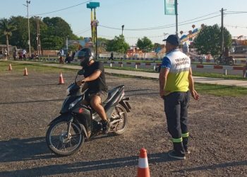 Realizan exámenes de capacitación «para obtener la licencia de conducir por primera vez»