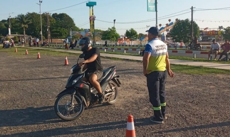 Realizan exámenes de capacitación «para obtener la licencia de conducir por primera vez»