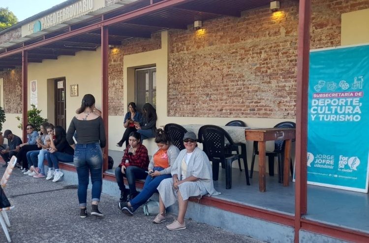 Ultiman detalles de los preparativos para los festejos por el 8 de abril