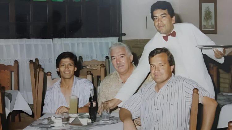 La historia del perro que le dió nombre a Cascote, el tradicional café clásico que cierra sus puertas