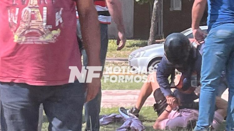 Estacionó al costado de la camioneta de Gildo, puso los dedos en forma de un arma, fue detenido por los custodios