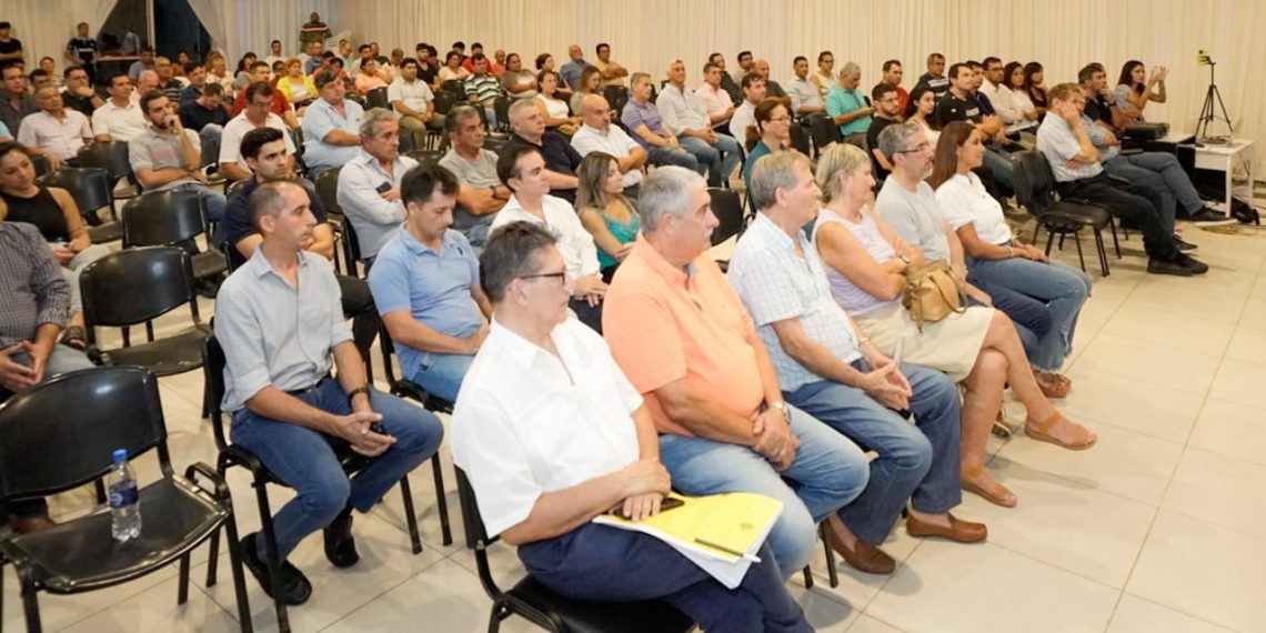 Duro pronunciamiento de ingenieros contra Milei por la crisis que azota al país