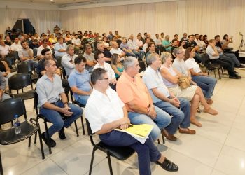 Duro pronunciamiento de ingenieros contra Milei por la crisis que azota al país