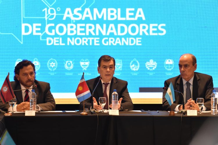 Insfrán asistió a reunión «multipartidaria» de gobernadores del Norte Grande con funcionarios de Milei