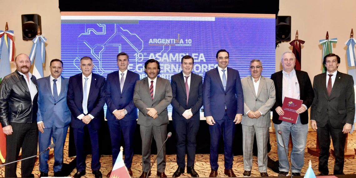 Insfrán asistió a reunión «multipartidaria» de gobernadores del Norte Grande con funcionarios de Milei