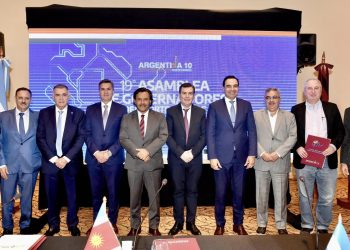 Insfrán asistió a reunión «multipartidaria» de gobernadores del Norte Grande con funcionarios de Milei