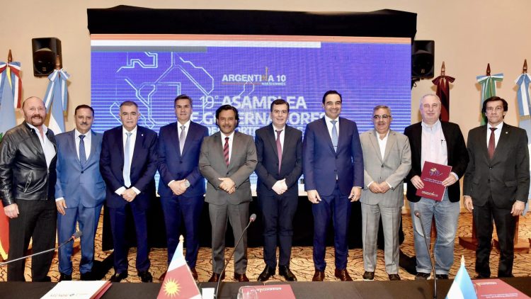 Insfrán asistió a reunión «multipartidaria» de gobernadores del Norte Grande con funcionarios de Milei