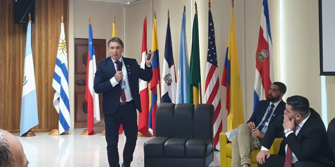 El fiscal Benítez disertó en congreso sobre cooperación internacional en zonas de frontera