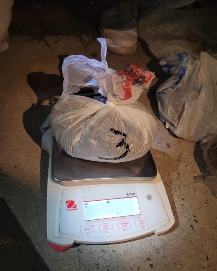 Hacía delivery de marihuana por la ciudad y fue detenido