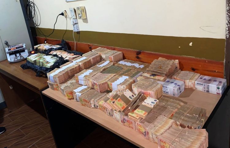 Control de rutina detectó cerca de 65 millones de pesos que trasladaban en una camioneta