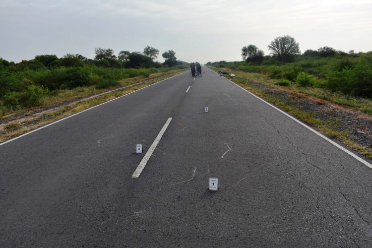 Pozo del Tigre: Un policía se desplazaba en moto, colisionó un vacuno y falleció