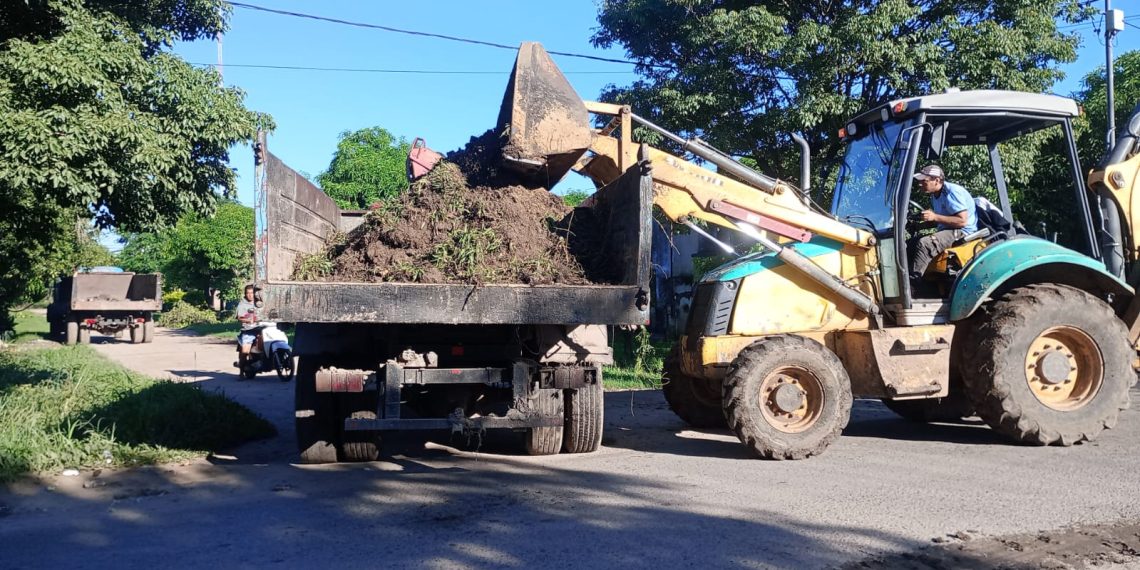 Ejecutaron trabajos en el drenaje urbano y el mantenimiento de calles de la capital provincial