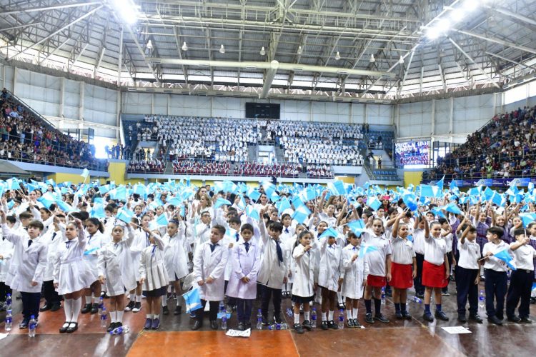 Más de tres mil alumnos de 4° grado juraron fidelidad a la bandera provincial