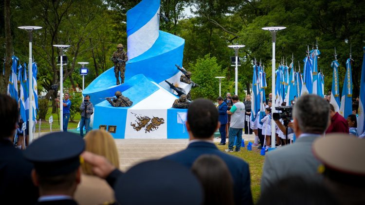 El Gobierno de Formosa brindó un sentido homenaje a los Veteranos y Caídos en la Guerra de Malvinas