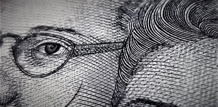 Billetes de $2000: ¿son falsos si no tienen la banda verde?