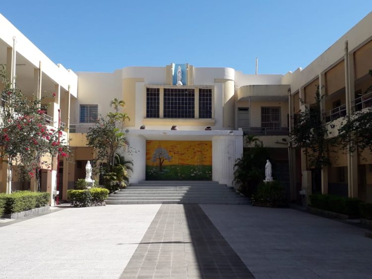 El Instituto Santa Isabel no quiso recibir a una alumna para que siga cursando sus estudios, pero por orden judicial deberá inscribirla