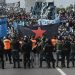 El «humor social» del argentino en tiempos de crisis: hay un giro a favor de la gestión del gobierno