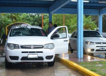 «Muchos remiseros también trabajan como UBER» por la situación económica