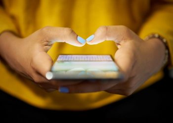 Celulares y desgaste auditivo: cuáles son los teléfonos que más radiación emiten