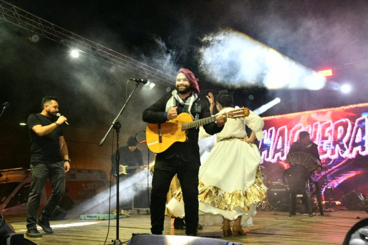 Exitoso cierre de festejos por la Revolución de Mayo: shows musicales, ferias y actividades recreativas