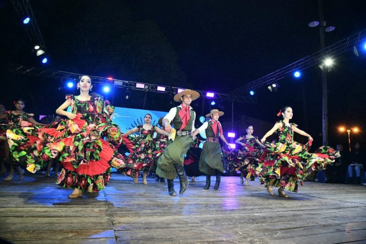 Exitoso cierre de festejos por la Revolución de Mayo: shows musicales, ferias y actividades recreativas