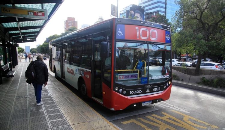 UTA: nuevo convenio de los choferes de colectivos tiene salarios que supera el millón de pesos